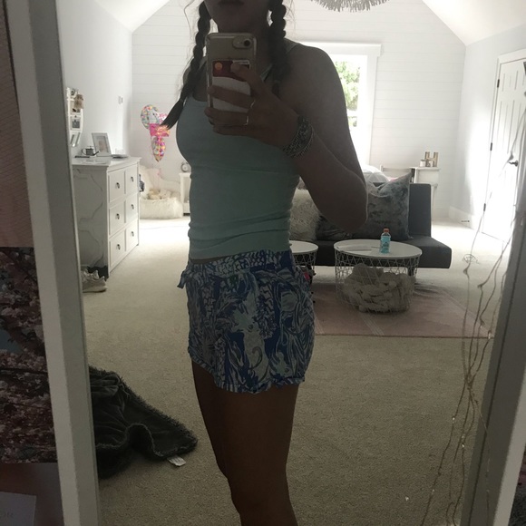 Women’s Lilly Pulitzer shorts - Picture 5 of 5